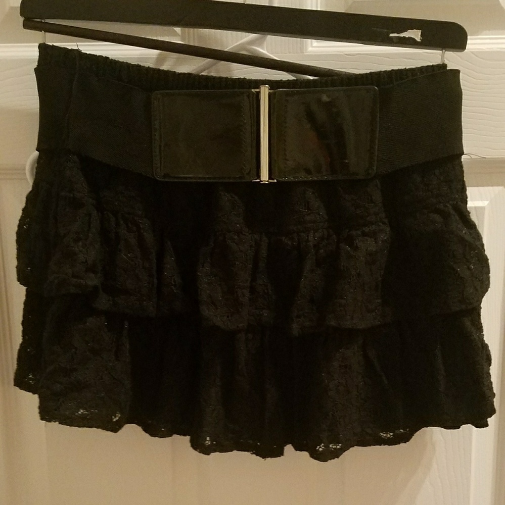 Wetseal short lace skirt